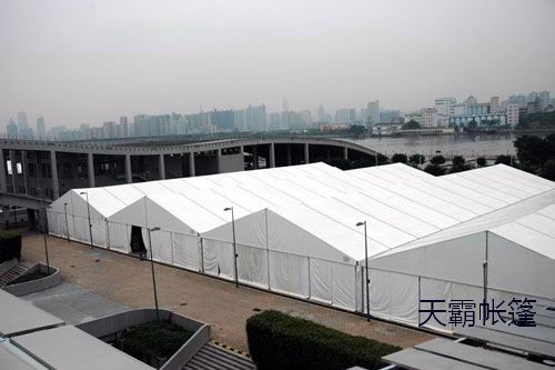 大型篷房和鋼結(jié)構(gòu)對(duì)比，哪個(gè)性價(jià)比更高？